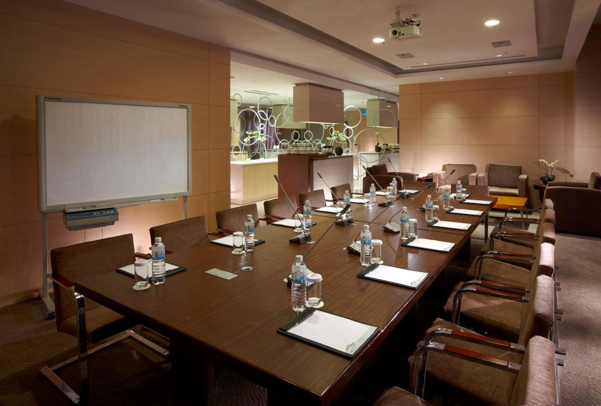 Evergreen Resort Hotel - Jiaosi Цзяоси Экстерьер фото Meeting room