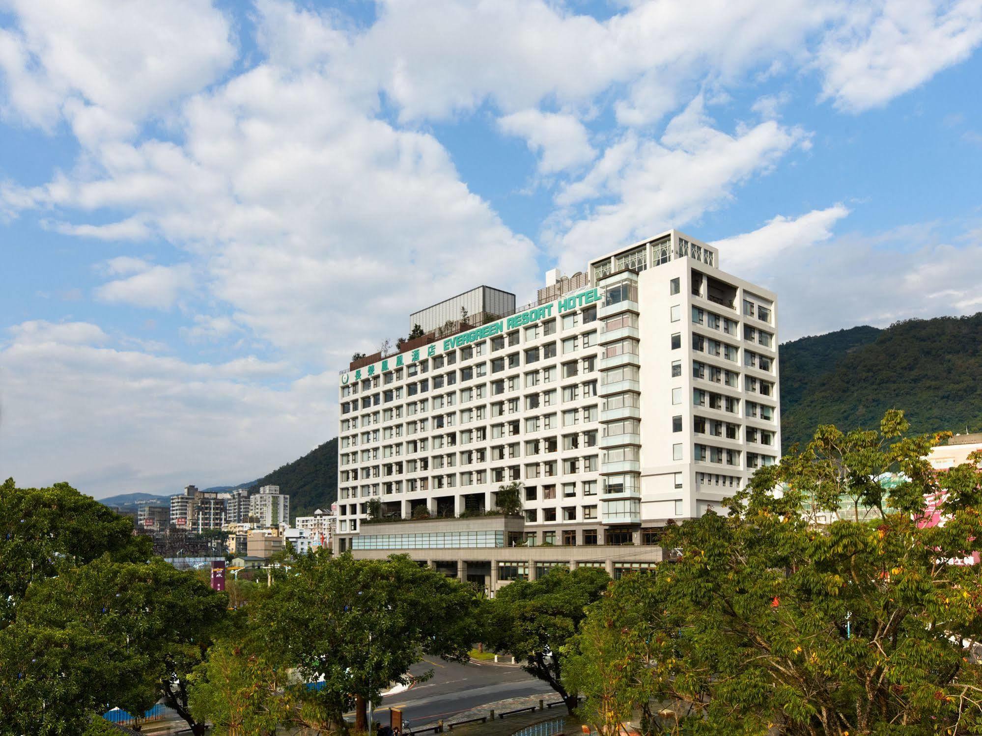 Evergreen Resort Hotel - Jiaosi Цзяоси Экстерьер фото